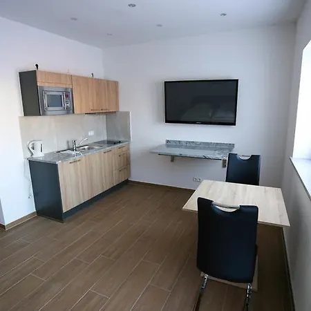 Πανσιόν Boardinghouse Schellenberg 3*